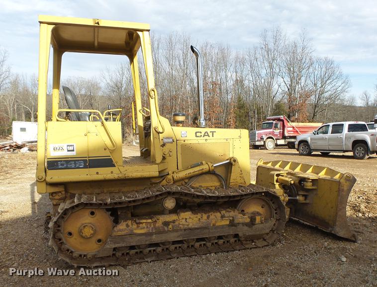 image for item DB7312 1987 Caterpillar D4B dozer