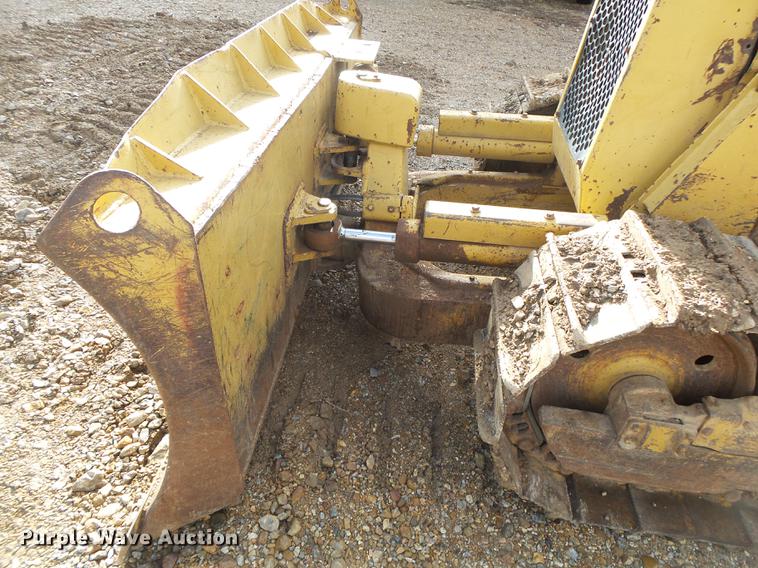 image for item DB7312 1987 Caterpillar D4B dozer