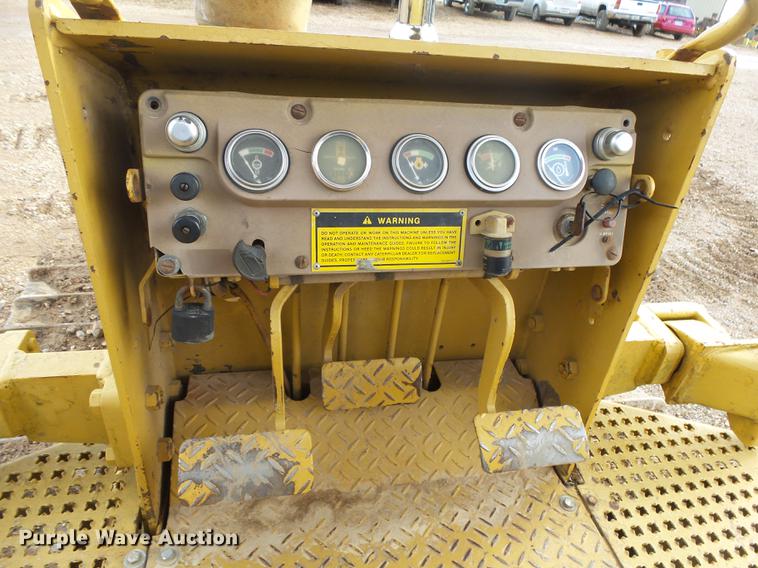image for item DB7312 1987 Caterpillar D4B dozer