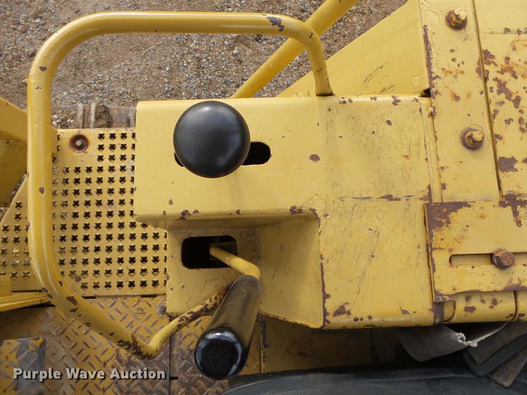 image for item DB7312 1987 Caterpillar D4B dozer