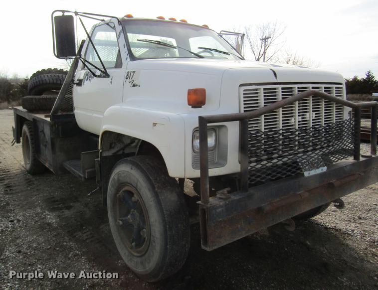 image for item DB9779 1991 GMC TopKick flatbed truck