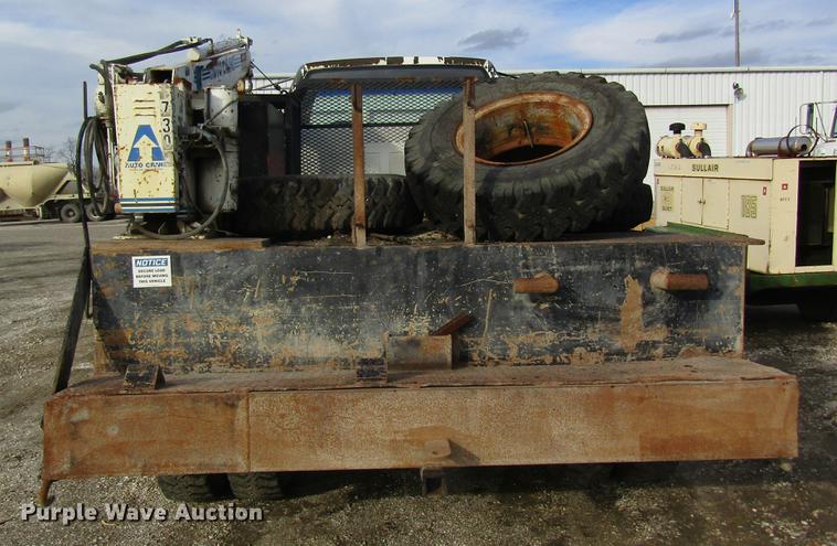 image for item DB9779 1991 GMC TopKick flatbed truck