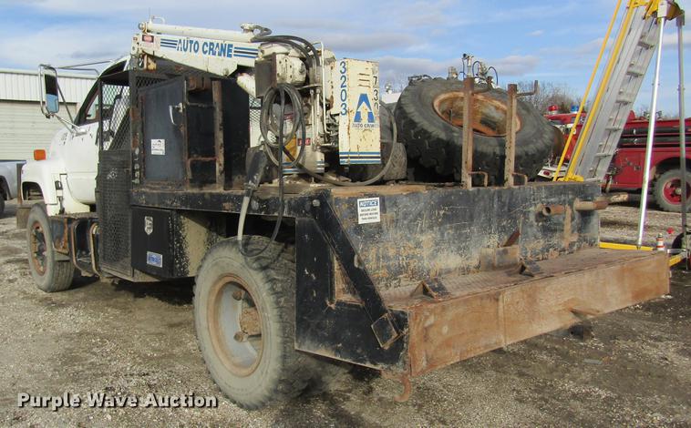 image for item DB9779 1991 GMC TopKick flatbed truck