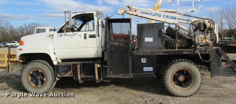 image for item DB9779 1991 GMC TopKick flatbed truck