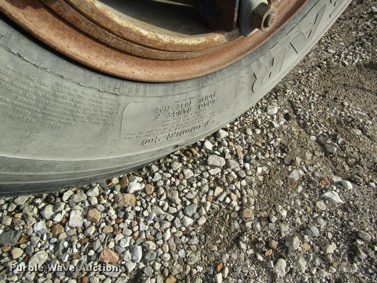 image for item DB9779 1991 GMC TopKick flatbed truck