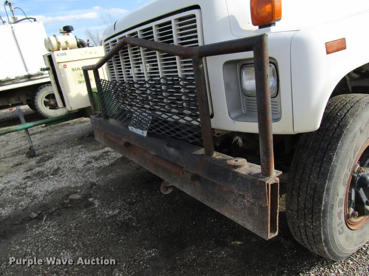 image for item DB9779 1991 GMC TopKick flatbed truck