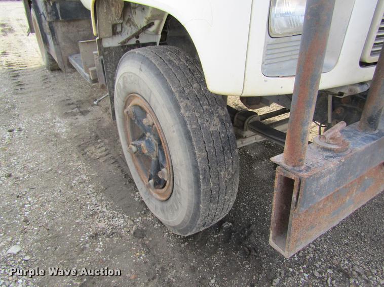 image for item DB9779 1991 GMC TopKick flatbed truck