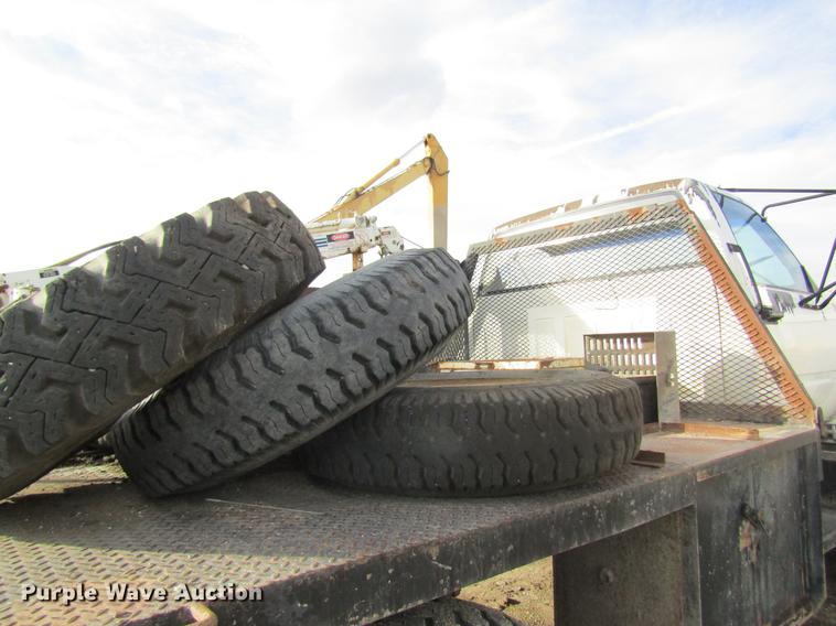 image for item DB9779 1991 GMC TopKick flatbed truck