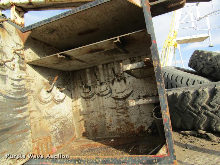 image for item DB9779 1991 GMC TopKick flatbed truck