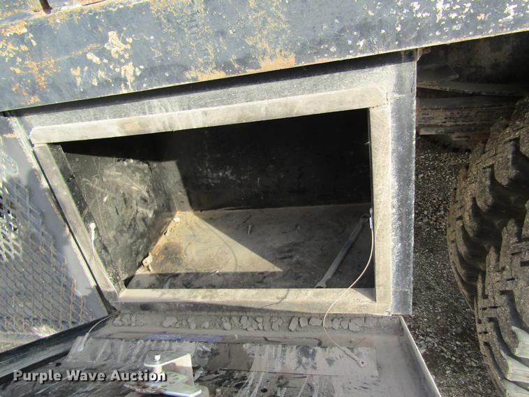 image for item DB9779 1991 GMC TopKick flatbed truck