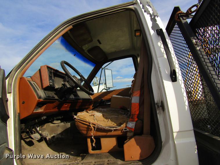 image for item DB9779 1991 GMC TopKick flatbed truck