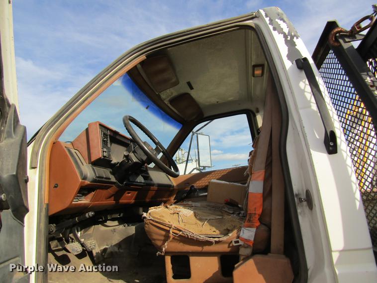 image for item DB9779 1991 GMC TopKick flatbed truck