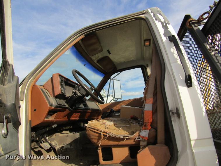 image for item DB9779 1991 GMC TopKick flatbed truck