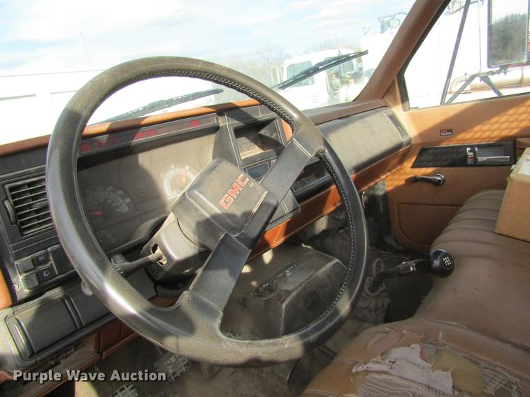 image for item DB9779 1991 GMC TopKick flatbed truck