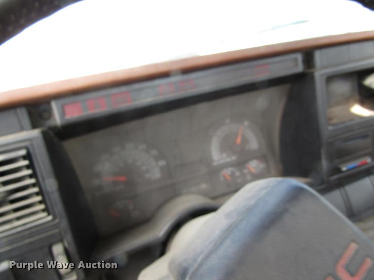 image for item DB9779 1991 GMC TopKick flatbed truck