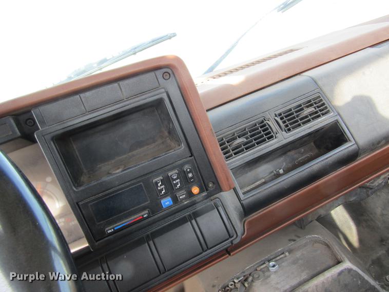 image for item DB9779 1991 GMC TopKick flatbed truck