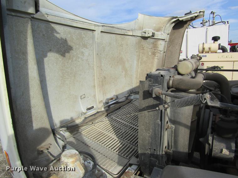 image for item DB9779 1991 GMC TopKick flatbed truck