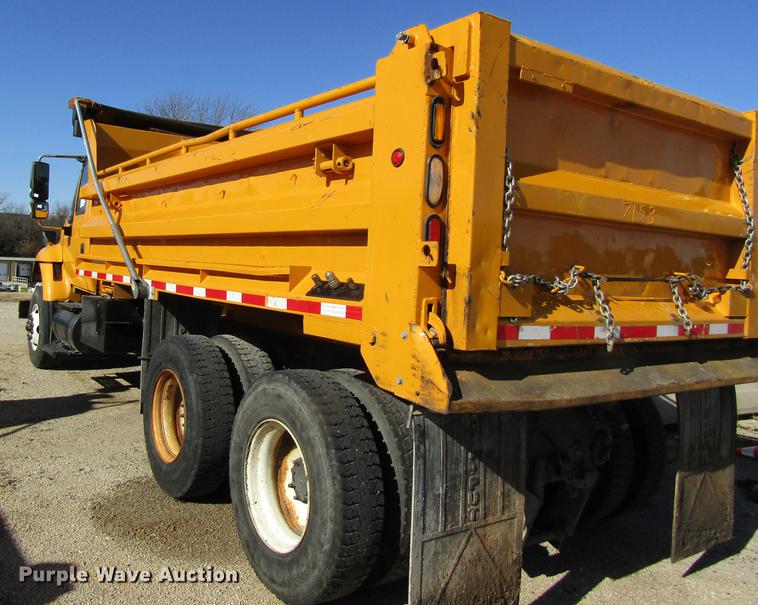 image for item DB9795 2004 International 7400 dump truck