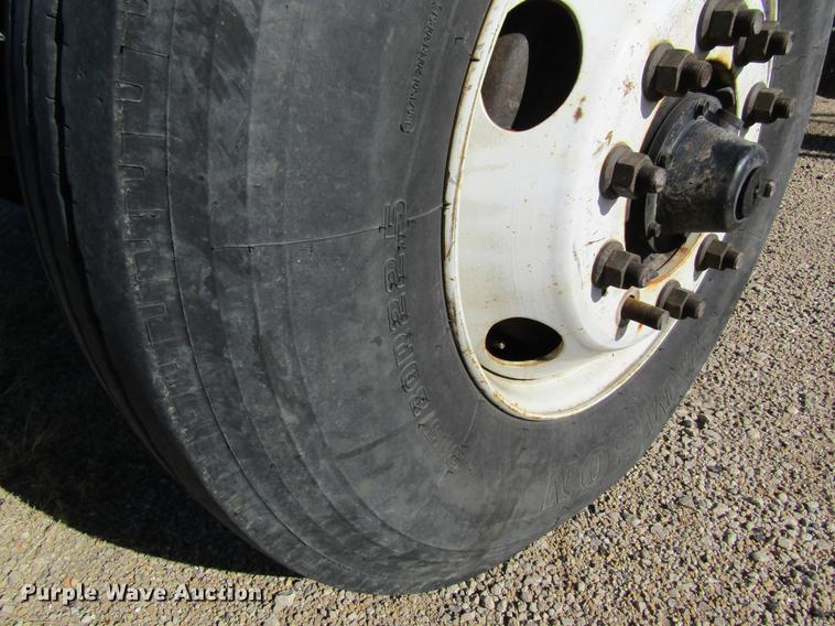 image for item DB9795 2004 International 7400 dump truck