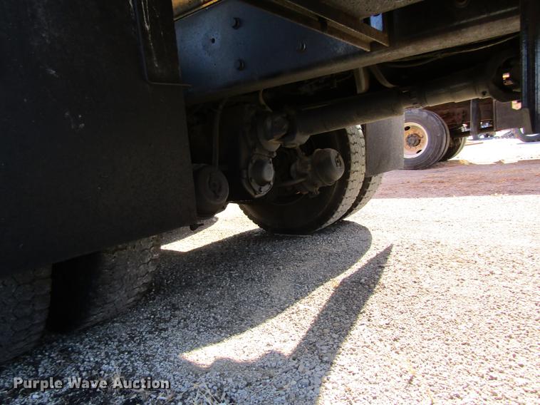 image for item DB9795 2004 International 7400 dump truck