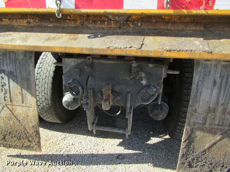 image for item DB9795 2004 International 7400 dump truck