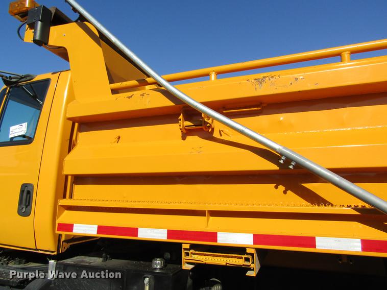 image for item DB9795 2004 International 7400 dump truck