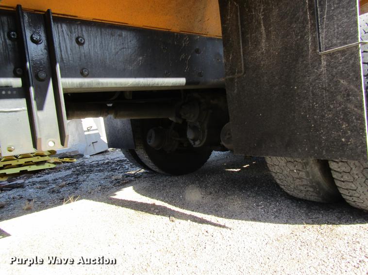 image for item DB9795 2004 International 7400 dump truck