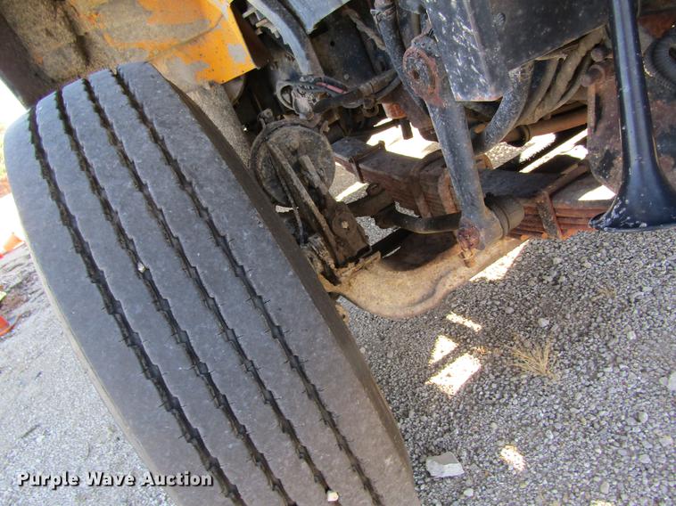 image for item DB9795 2004 International 7400 dump truck