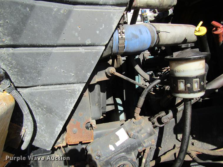 image for item DB9795 2004 International 7400 dump truck