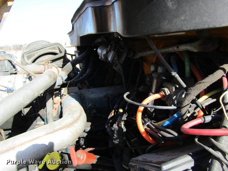 image for item DB9795 2004 International 7400 dump truck