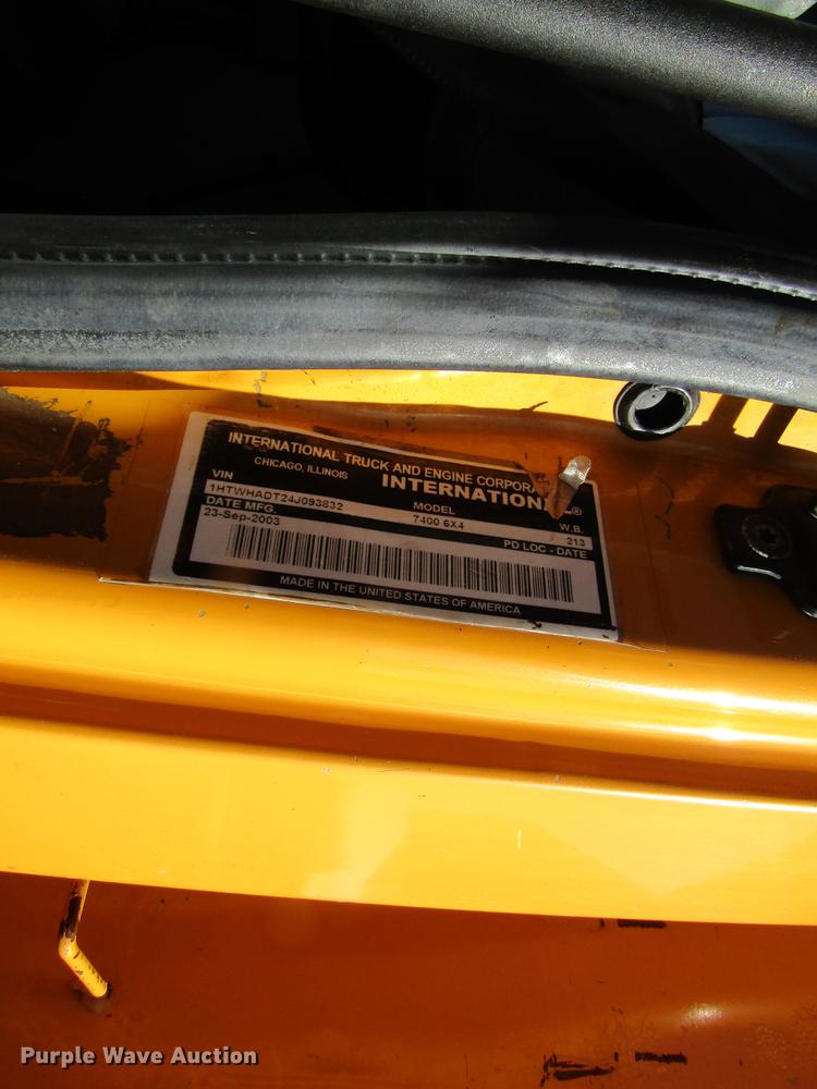 image for item DB9795 2004 International 7400 dump truck