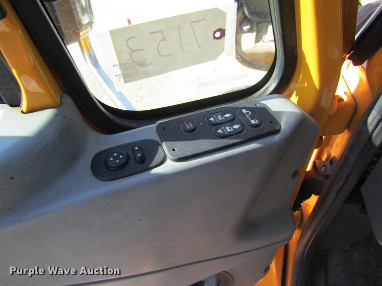 image for item DB9795 2004 International 7400 dump truck