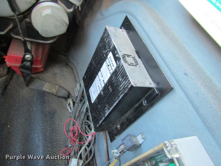 image for item DB9795 2004 International 7400 dump truck