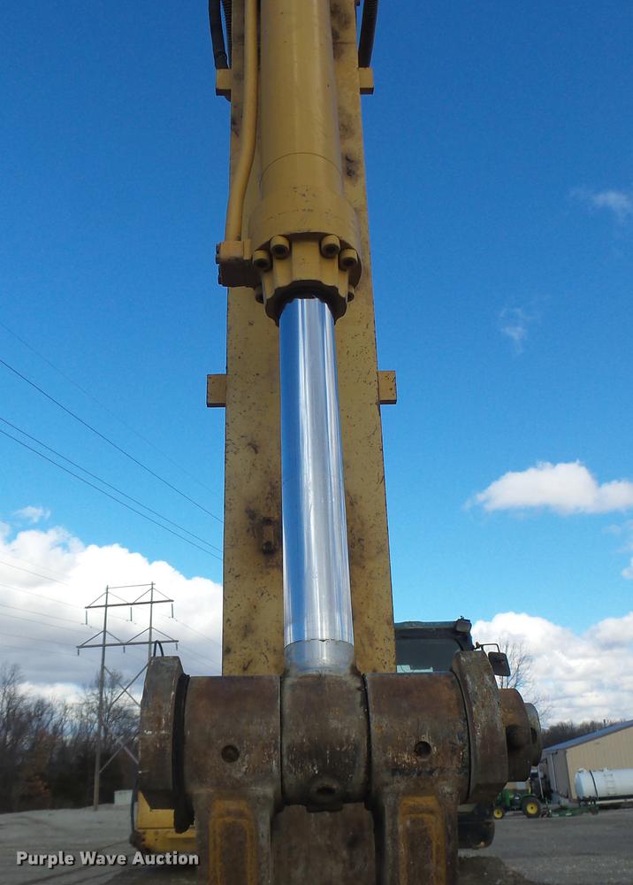 image for item DB9808 2002 Caterpillar 330C excavator