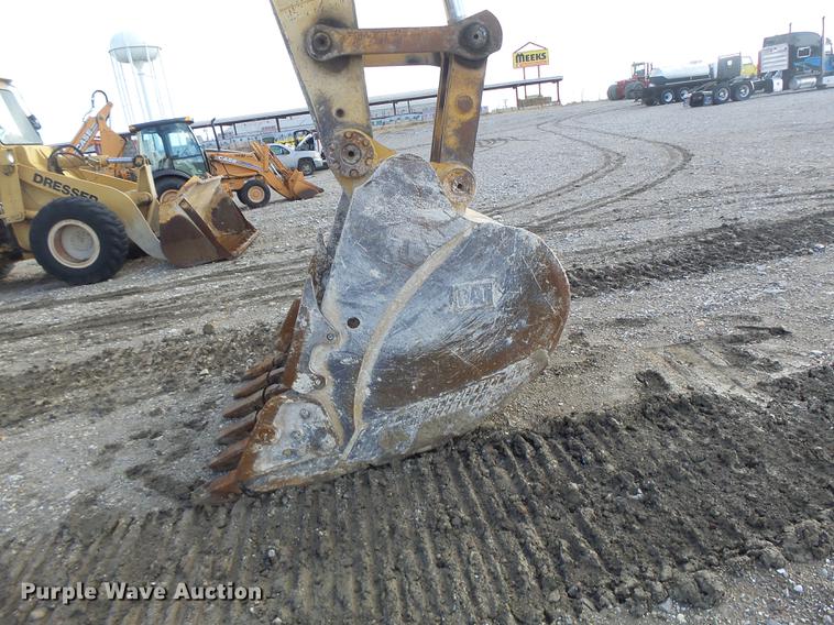 image for item DB9808 2002 Caterpillar 330C excavator