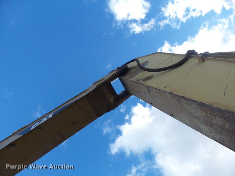 image for item DB9808 2002 Caterpillar 330C excavator