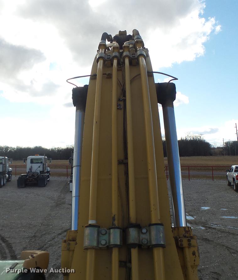 image for item DB9808 2002 Caterpillar 330C excavator