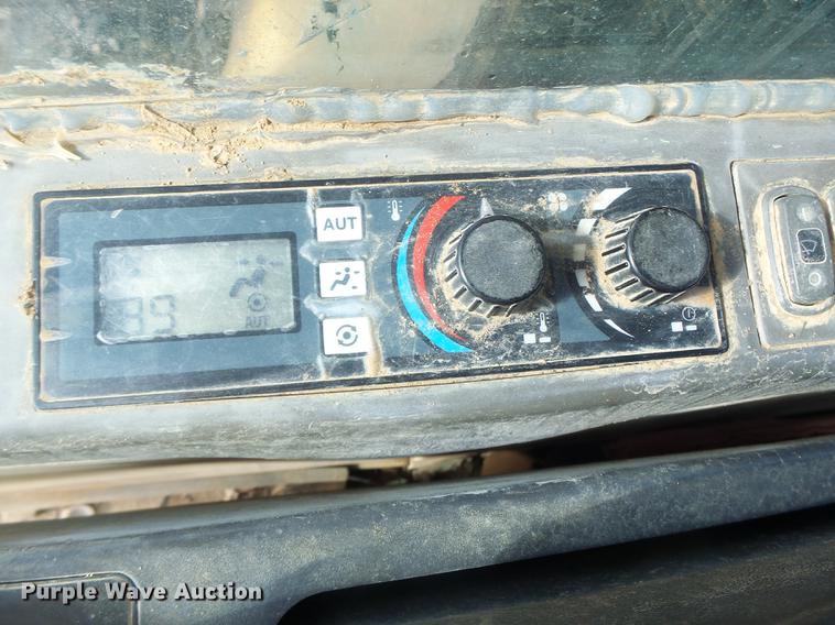 image for item DB9808 2002 Caterpillar 330C excavator