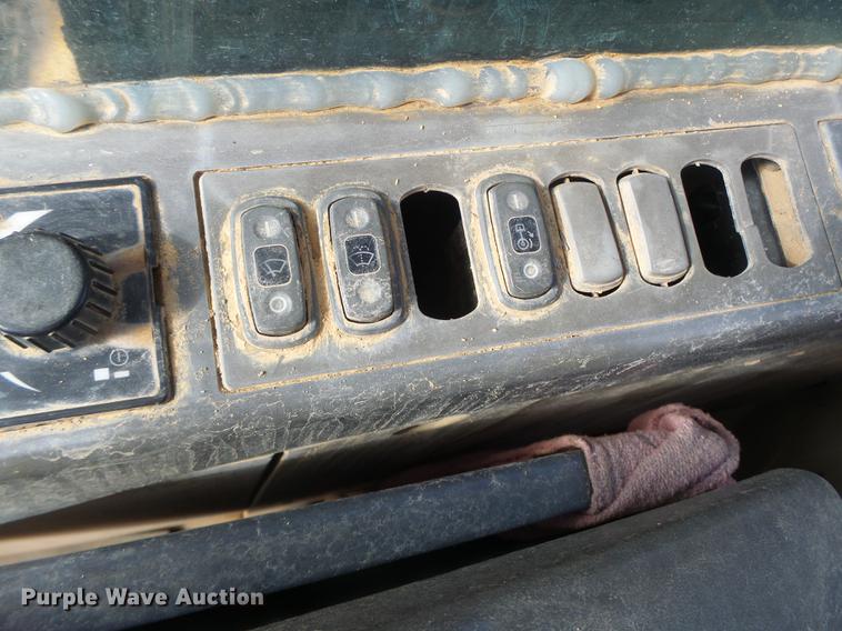 image for item DB9808 2002 Caterpillar 330C excavator