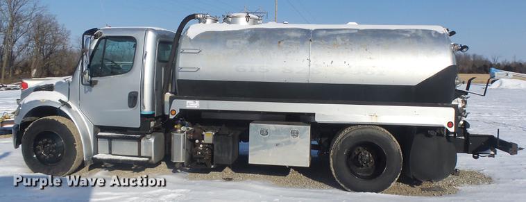 image for item DB9809 2004 Freightliner M2106 vacuum truck