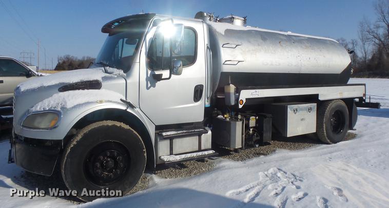 image for item DB9809 2004 Freightliner M2106 vacuum truck