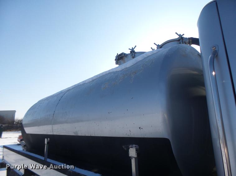 image for item DB9809 2004 Freightliner M2106 vacuum truck