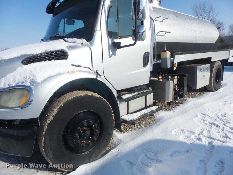 image for item DB9809 2004 Freightliner M2106 vacuum truck