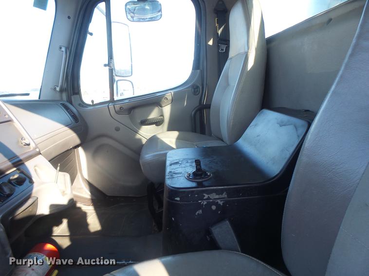 image for item DB9809 2004 Freightliner M2106 vacuum truck