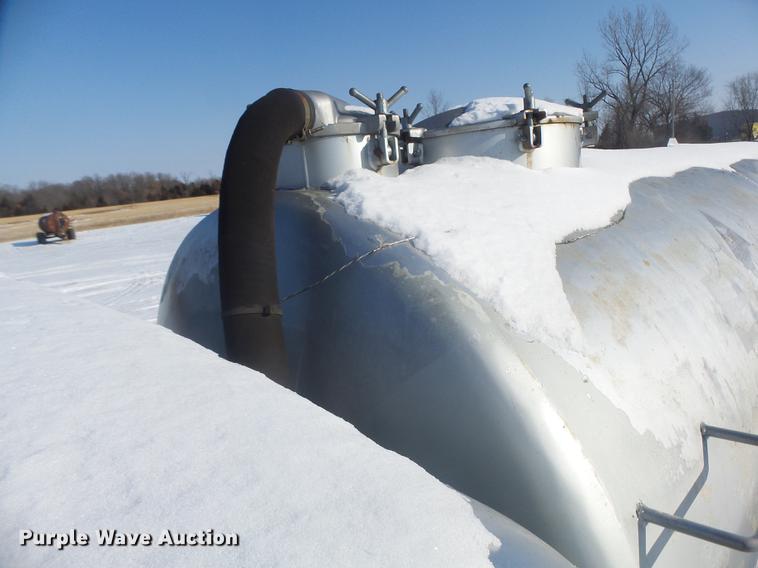 image for item DB9809 2004 Freightliner M2106 vacuum truck