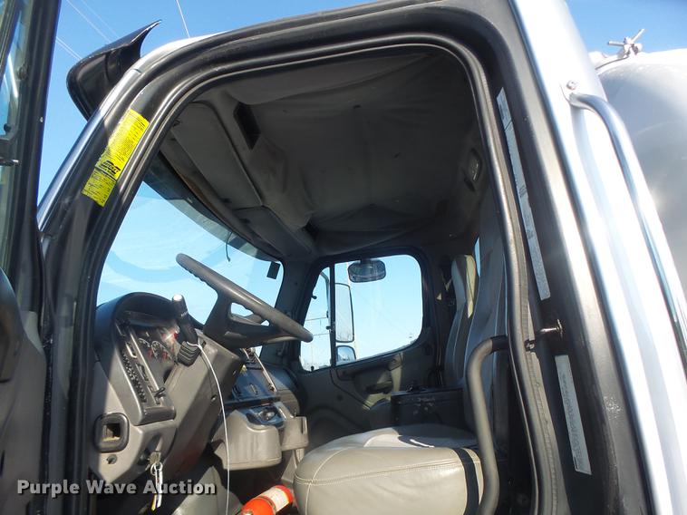 image for item DB9809 2004 Freightliner M2106 vacuum truck