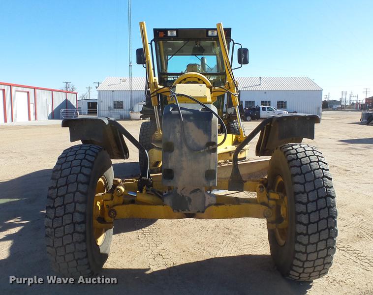 image for item DC0549 2004 Komatsu GD675 motor grader