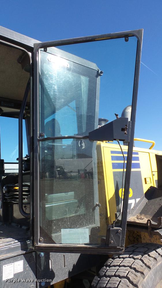 image for item DC0549 2004 Komatsu GD675 motor grader