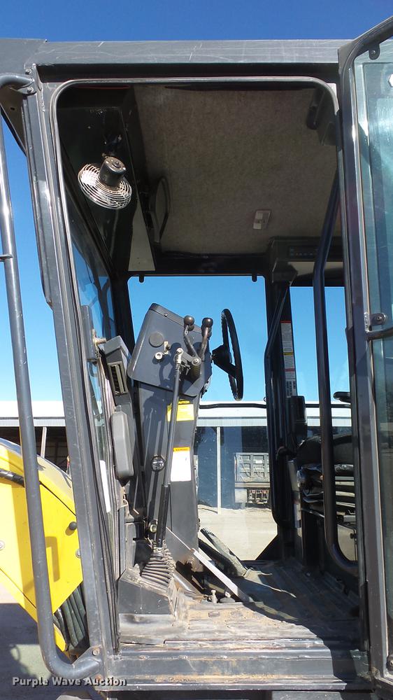 image for item DC0549 2004 Komatsu GD675 motor grader