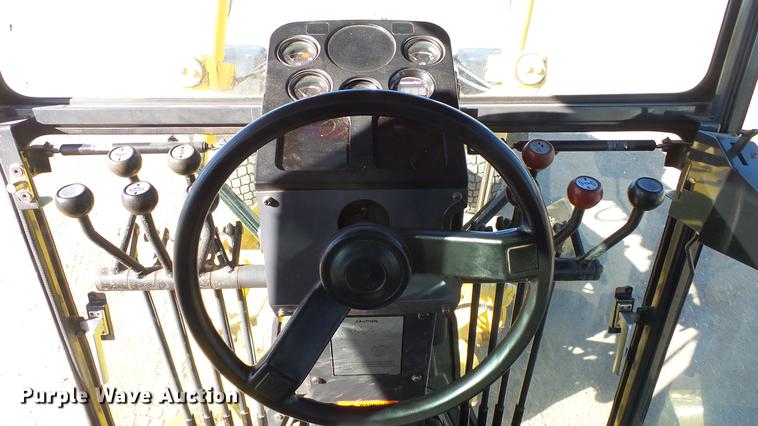 image for item DC0549 2004 Komatsu GD675 motor grader